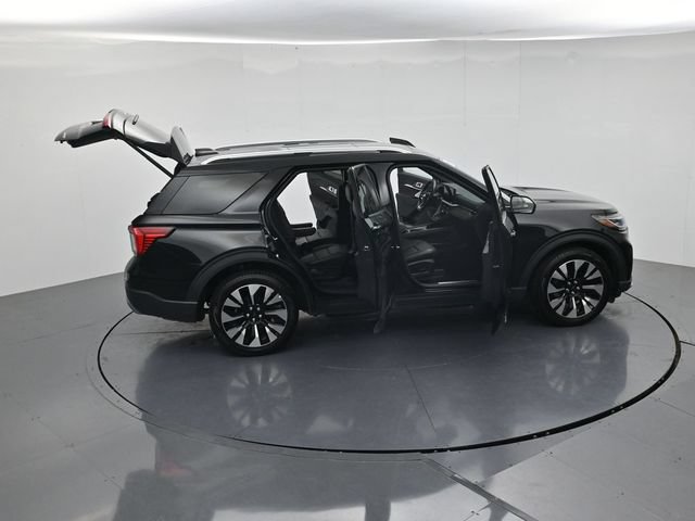 Certified 2025 Ford Explorer Platinum w/ LUX Leather Package AWD/4WD image 52