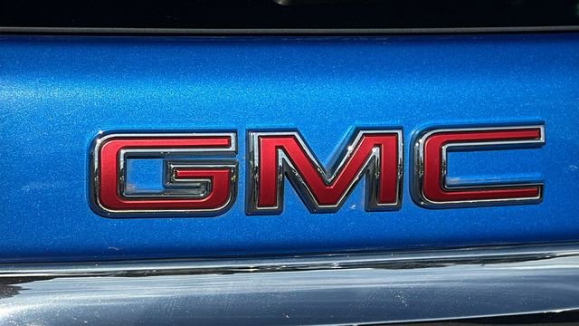 Used 2024 GMC Terrain SLT image 28