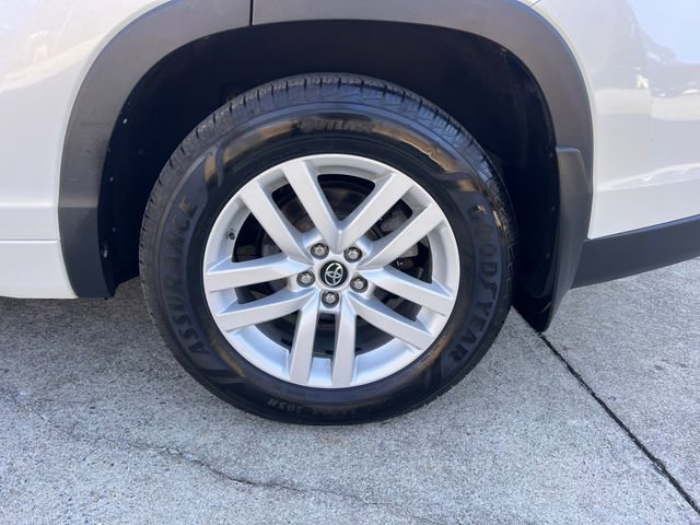 Used 2016 Toyota Highlander LE image 30