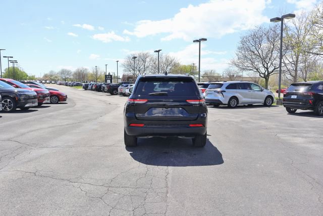 Used 2024 Jeep Grand Cherokee Limited w/ Luxury Tech Group II AWD/4WD image 6