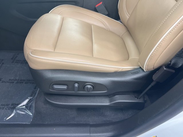 Used 2023 Chevrolet Traverse Premier image 15