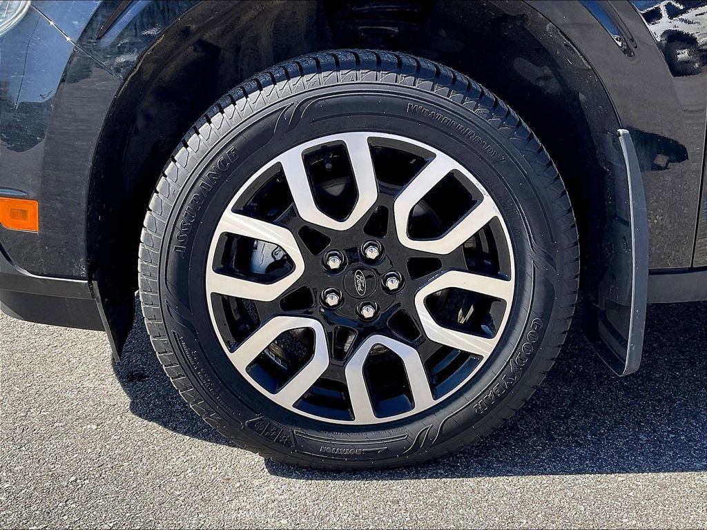 Used 2023 Ford Maverick Lariat w/ Lariat Luxury Package image 7