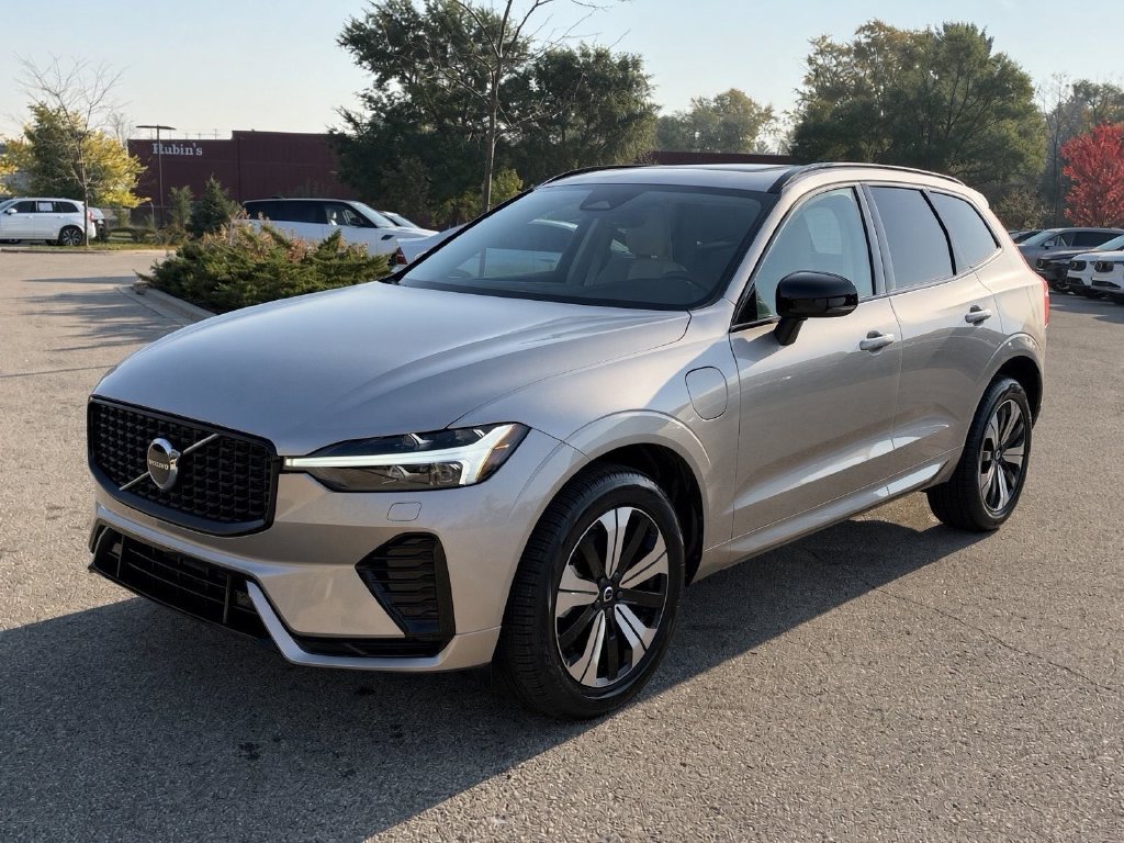 Certified 2024 Volvo XC60 T8 Core w/ Climate Package AWD/4WD image 1