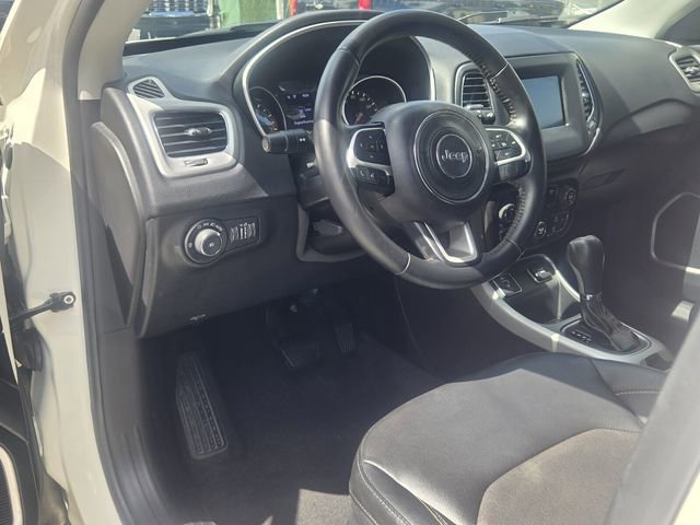 Used 2020 Jeep Compass Latitude FWD image 14