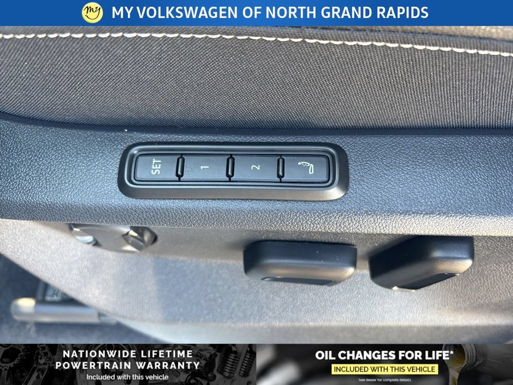 New 2026 Volkswagen Atlas SEL Premium R-Line AWD/4WD image 17