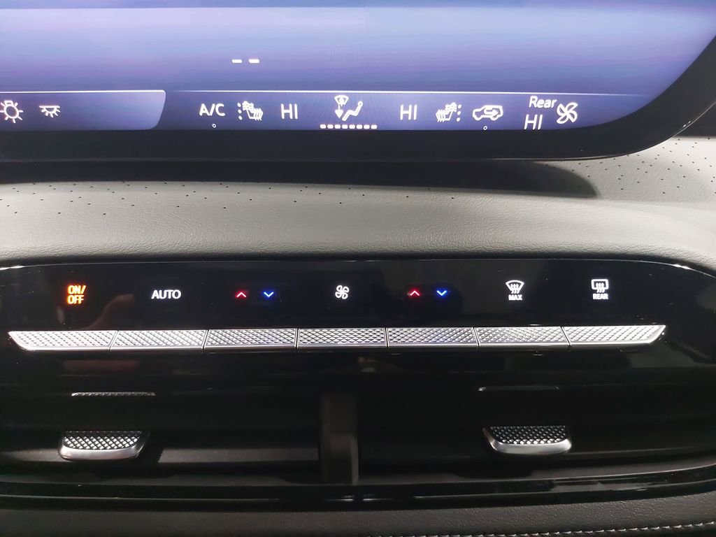 Used 2025 Buick Enclave Avenir w/ Super Cruise Package image 23