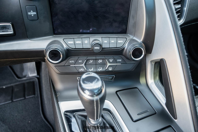 Used 2019 Chevrolet Corvette Stingray Coupe w/ Carbon Flash Badge Package image 58