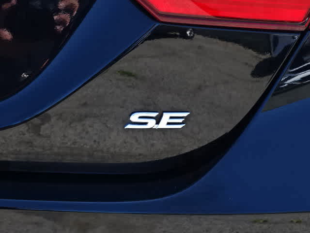 Certified 2021 Toyota Camry SE FWD image 10