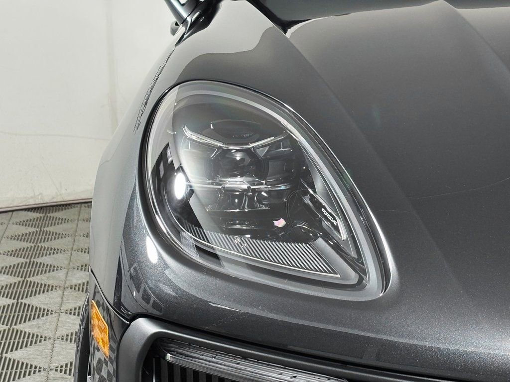 Used 2026 Porsche Macan S AWD/4WD image 11