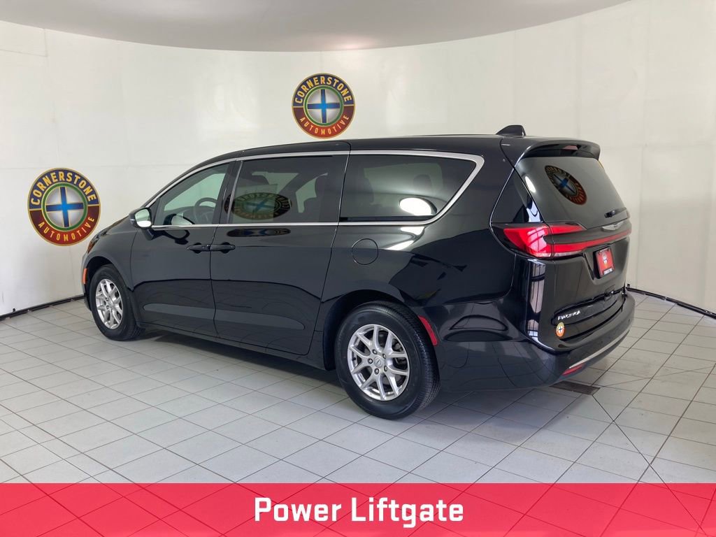 Used 2025 Chrysler Pacifica Select FWD image 23