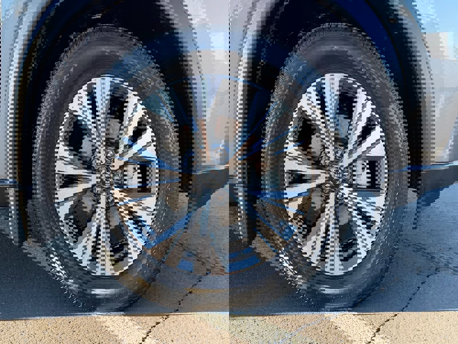 Used 2022 Nissan Rogue SV image 10