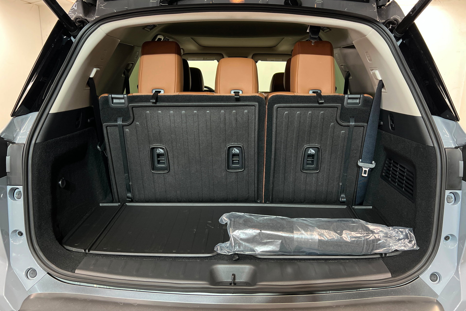New 2026 Nissan Pathfinder Platinum w/ Cargo Package AWD/4WD image 23