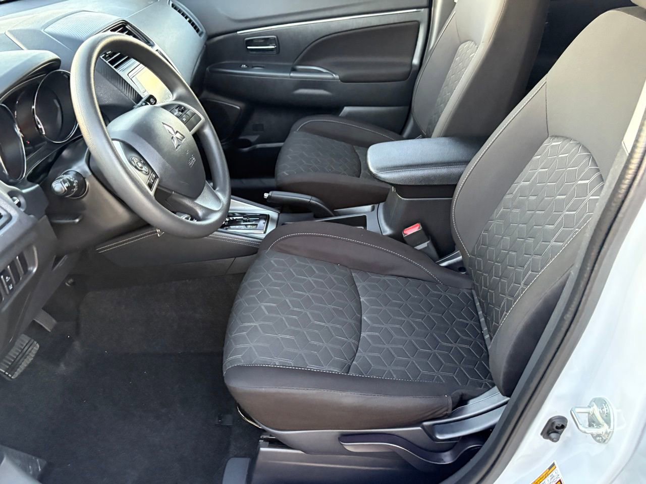 Used 2024 Mitsubishi Outlander Sport 2.0 ES image 26