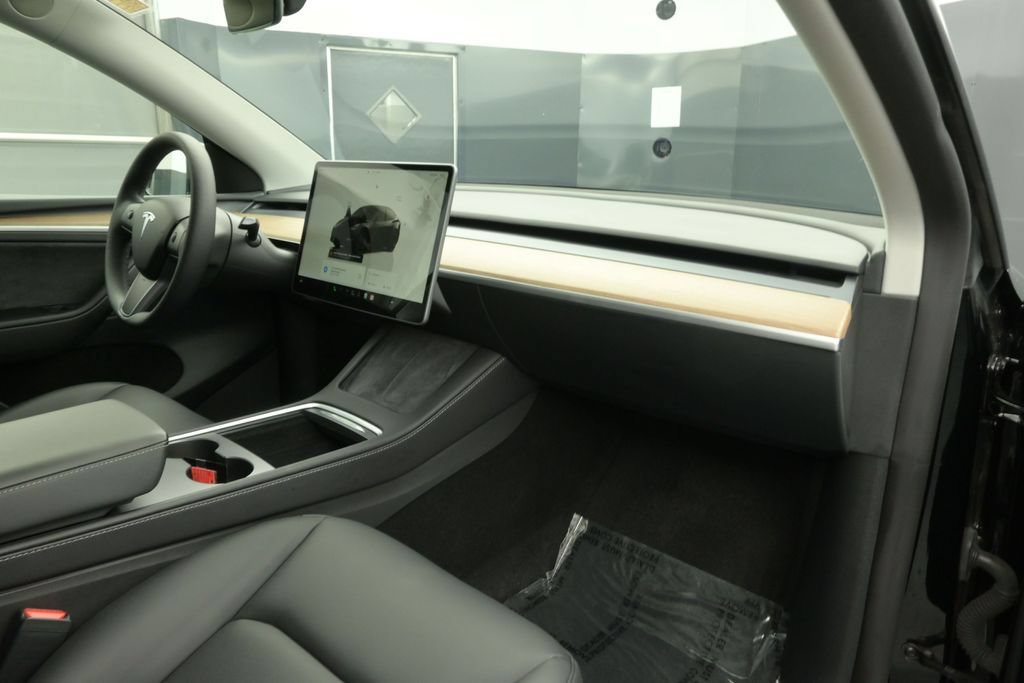 Used 2024 Tesla Model Y Performance AWD/4WD image 26