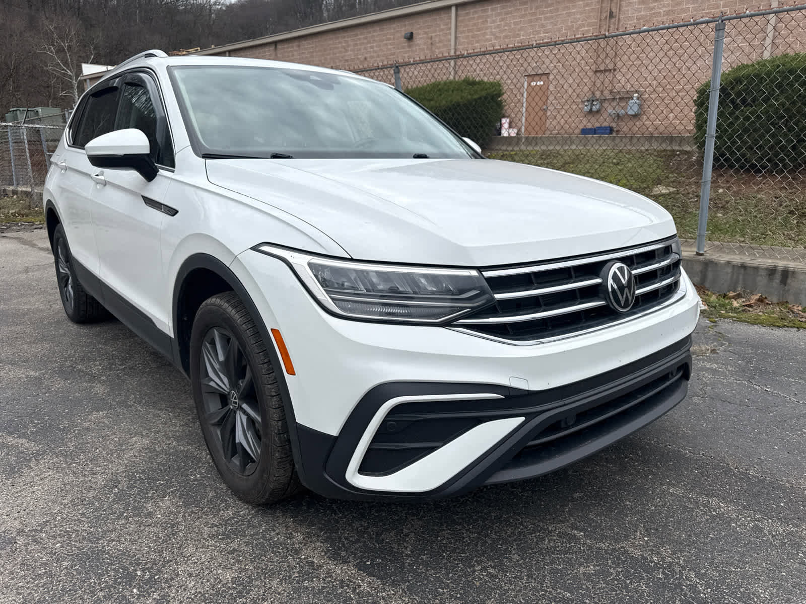 Used 2022 Volkswagen Tiguan SE image 10