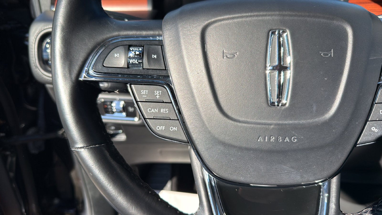 Used 2023 Lincoln Nautilus Reserve w/ Monochromatic Package AWD/4WD image 16
