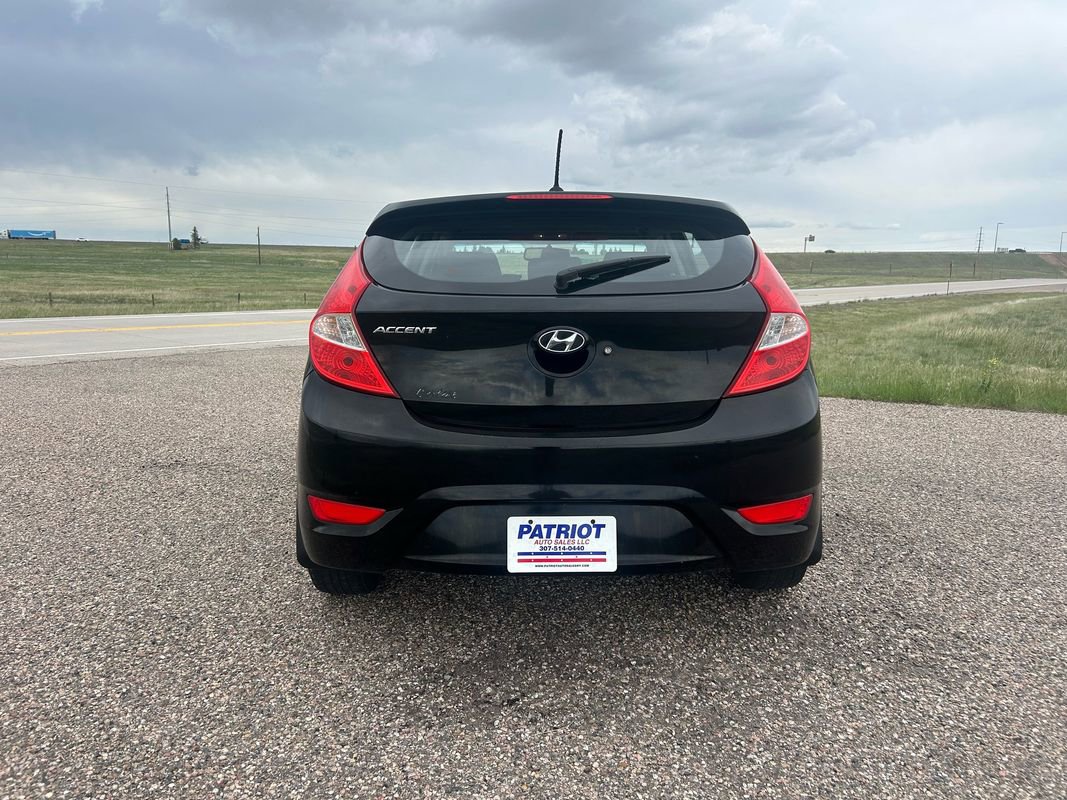 Used 2012 Hyundai Accent SE FWD image 4
