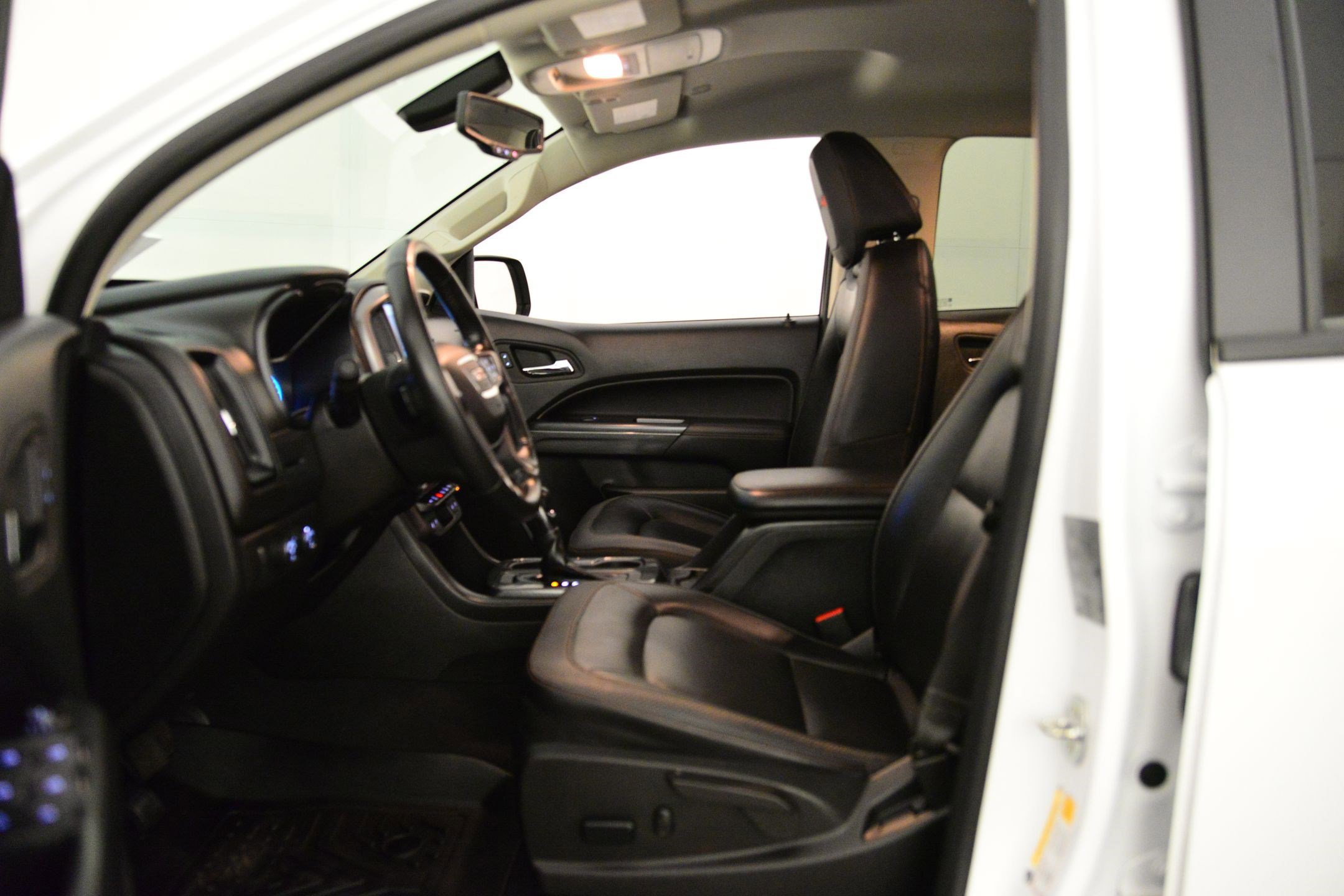 Used 2022 GMC Canyon AT4 w/ Trailering Package image 23