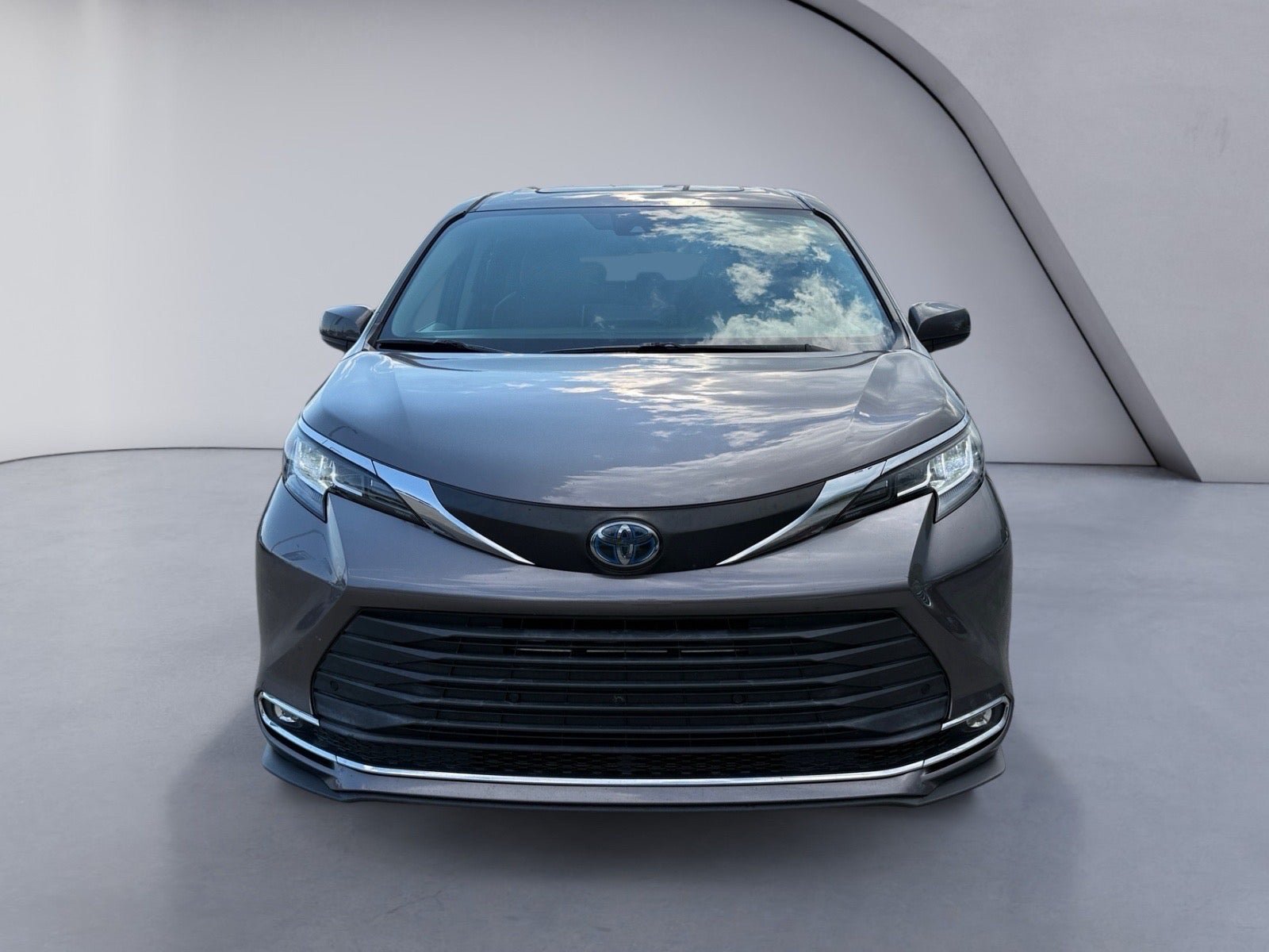 Used 2021 Toyota Sienna XLE FWD image 8