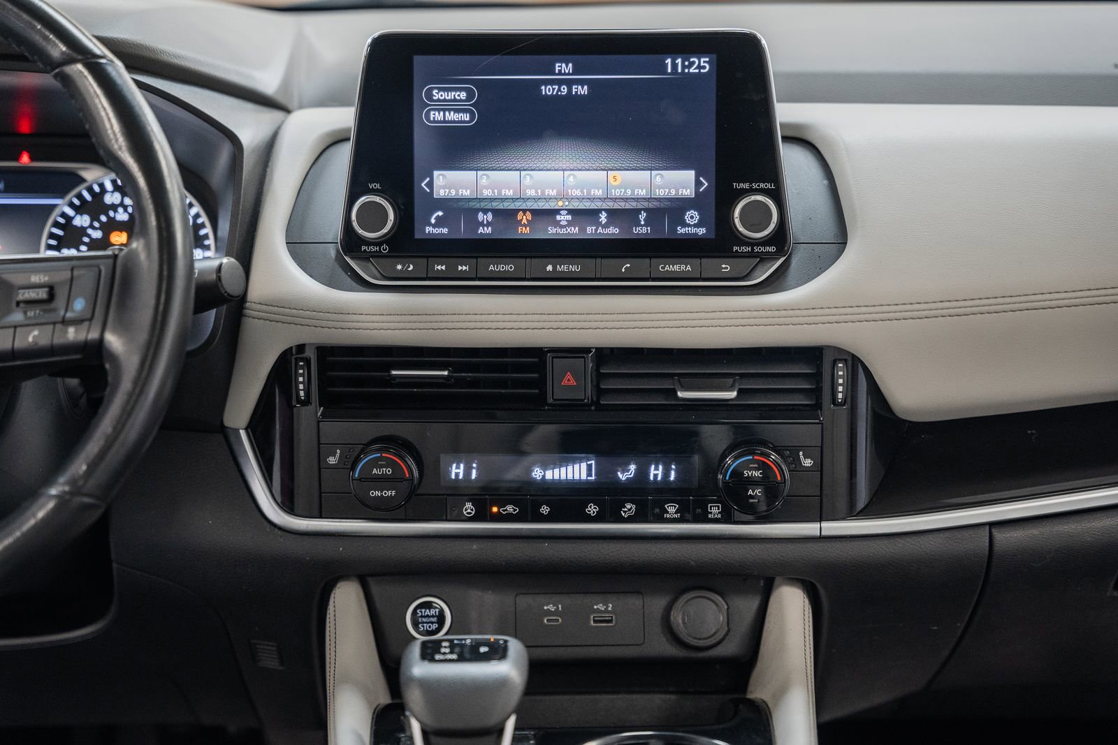 Used 2023 Nissan Rogue SL image 25