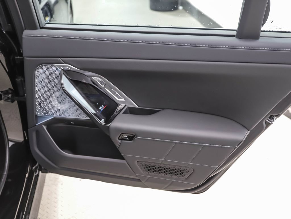 Used 2026 BMW 750e xDrive 750e xDrive w/ Executive Package image 26