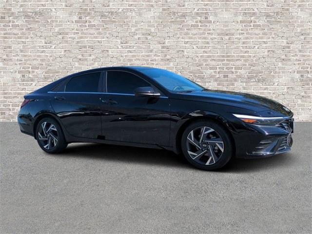 Used 2024 Hyundai Elantra SEL w/ Convenience Package