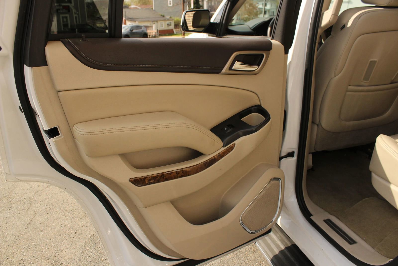 Used 2016 GMC Yukon Denali w/ Open Road Package AWD/4WD image 17