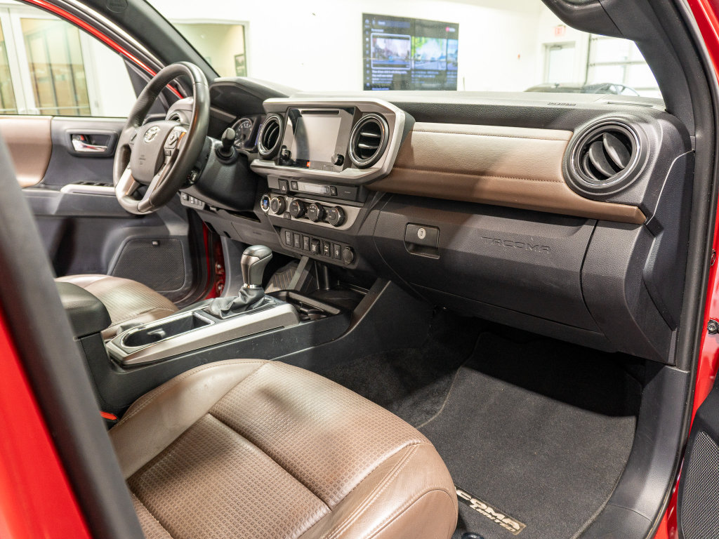 Used 2019 Toyota Tacoma Limited AWD/4WD image 17