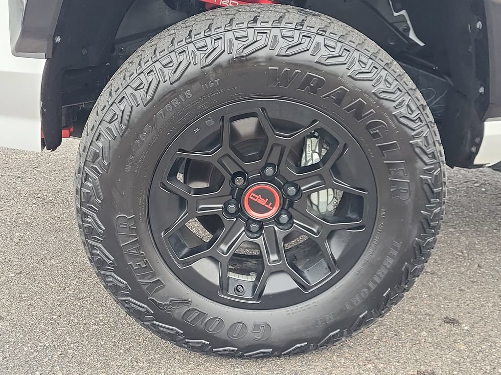 Used 2025 Toyota Tacoma TRD Pro AWD/4WD image 17