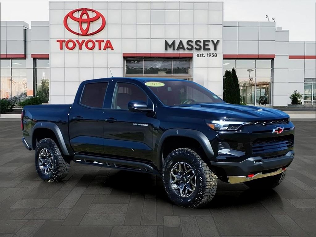 Used 2026 Chevrolet Colorado ZR2 w/ Technology Package AWD/4WD image 1