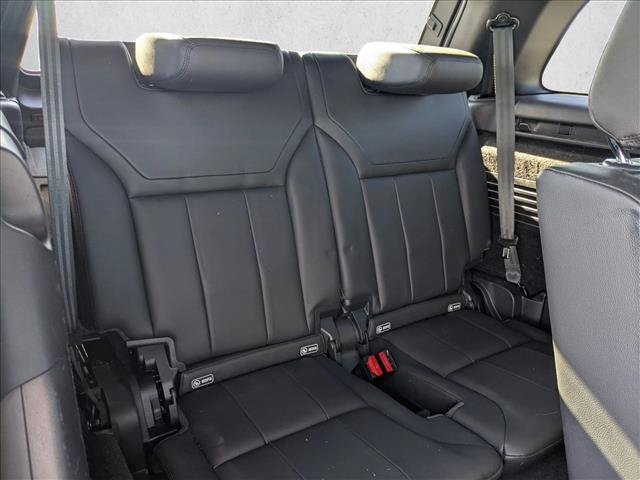 Used 2020 Land Rover Discovery Landmark AWD/4WD image 15