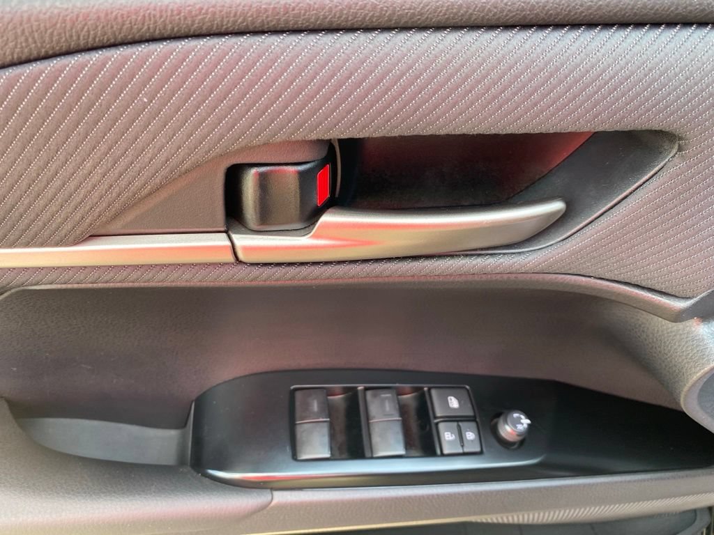 Used 2025 Toyota Camry SE w/ Convenience Package FWD image 23