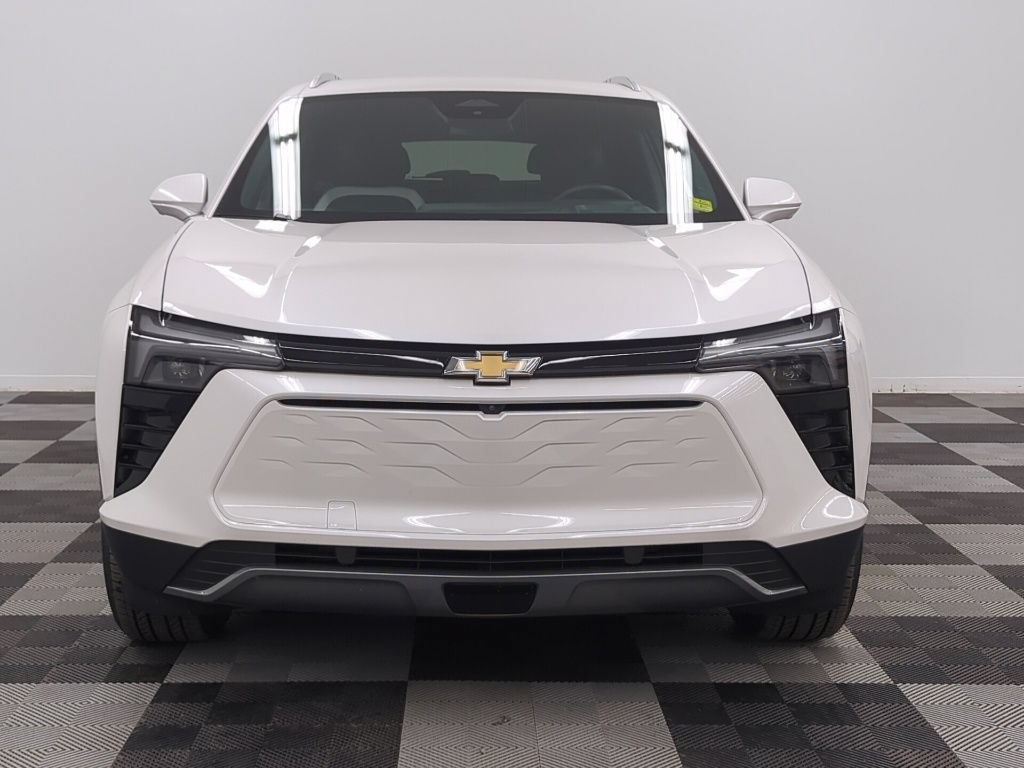 Used 2024 Chevrolet Blazer EV LT AWD/4WD image 2
