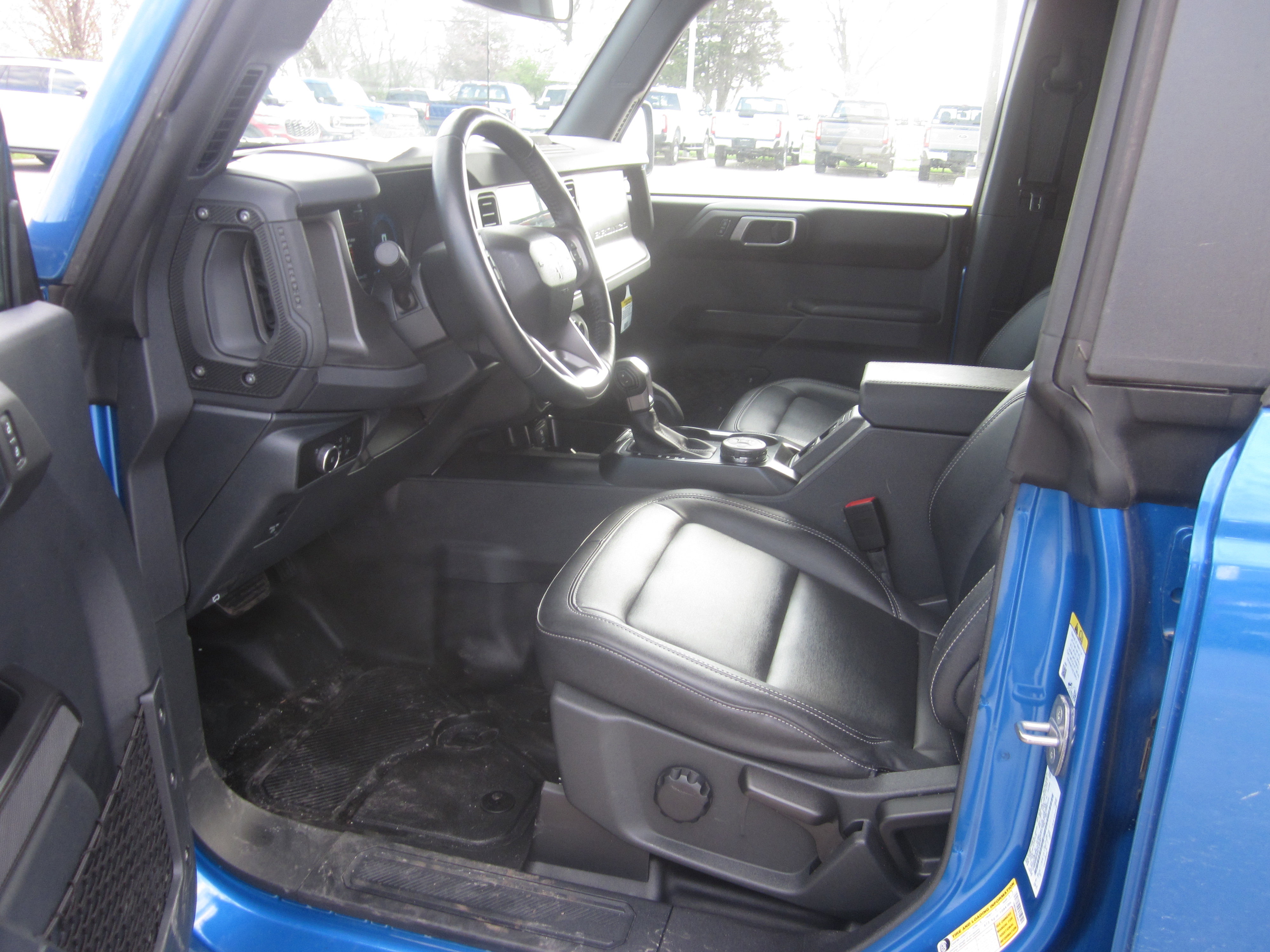 Used 2025 Ford Bronco Badlands AWD/4WD image 10