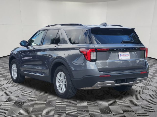 Used 2025 Ford Explorer Active w/ Active Comfort Package RWD image 8
