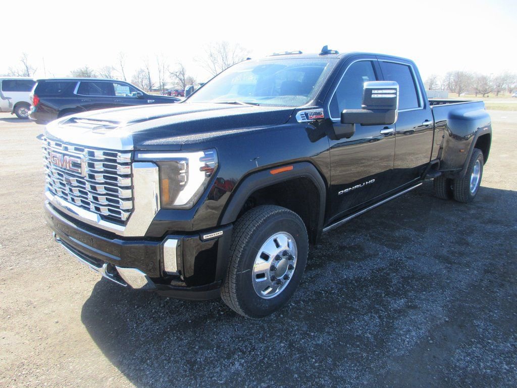 New 2026 GMC Sierra 3500 Denali w/ Denali Reserve Package image 11