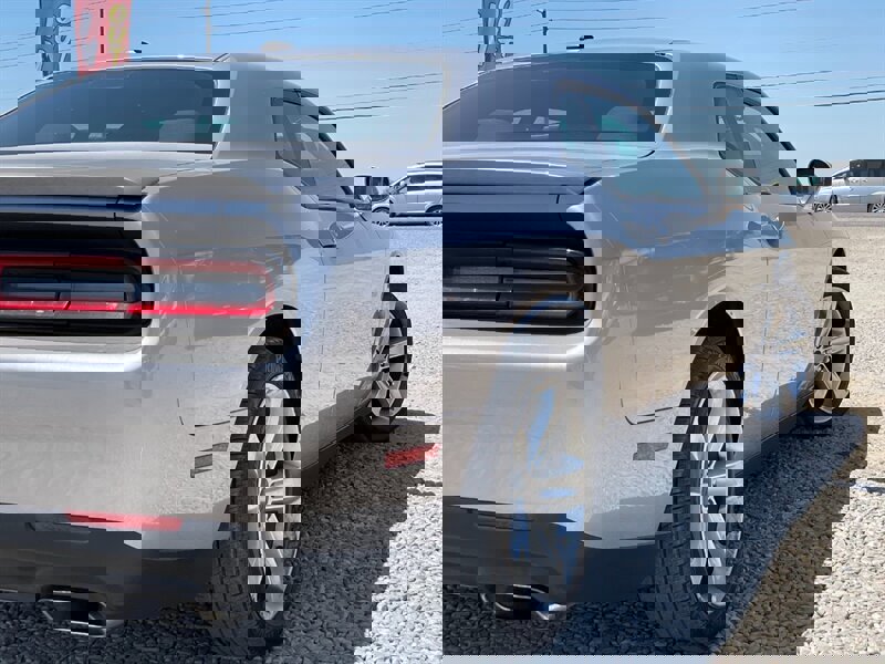 Used 2017 Dodge Challenger R/T image 2