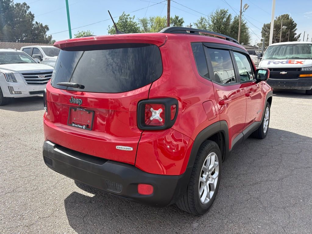 Used 2017 Jeep Renegade Latitude FWD image 4