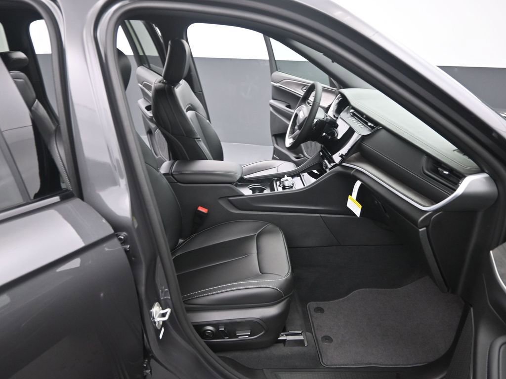 New 2026 Jeep Grand Cherokee Limited image 18