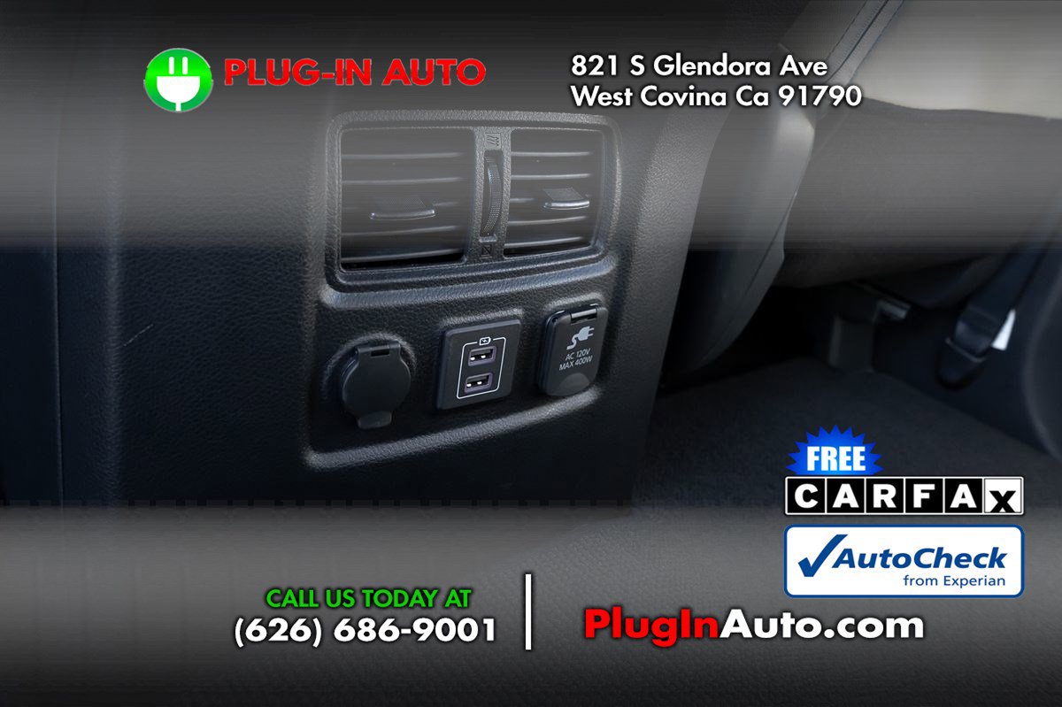 Used 2024 Nissan Titan SV w/ SV Convenience Package image 10