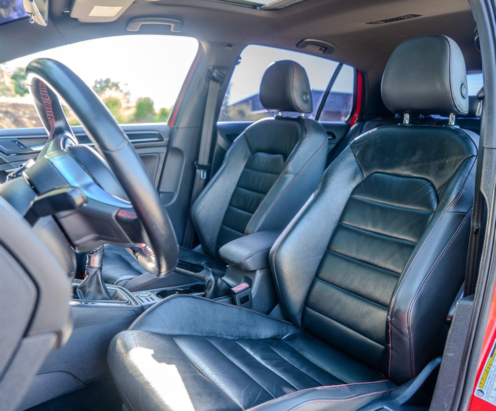 Used 2015 Volkswagen GTI SE FWD image 27