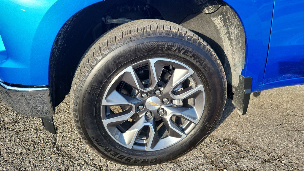 Used 2025 Chevrolet Silverado 1500 LT AWD/4WD image 37