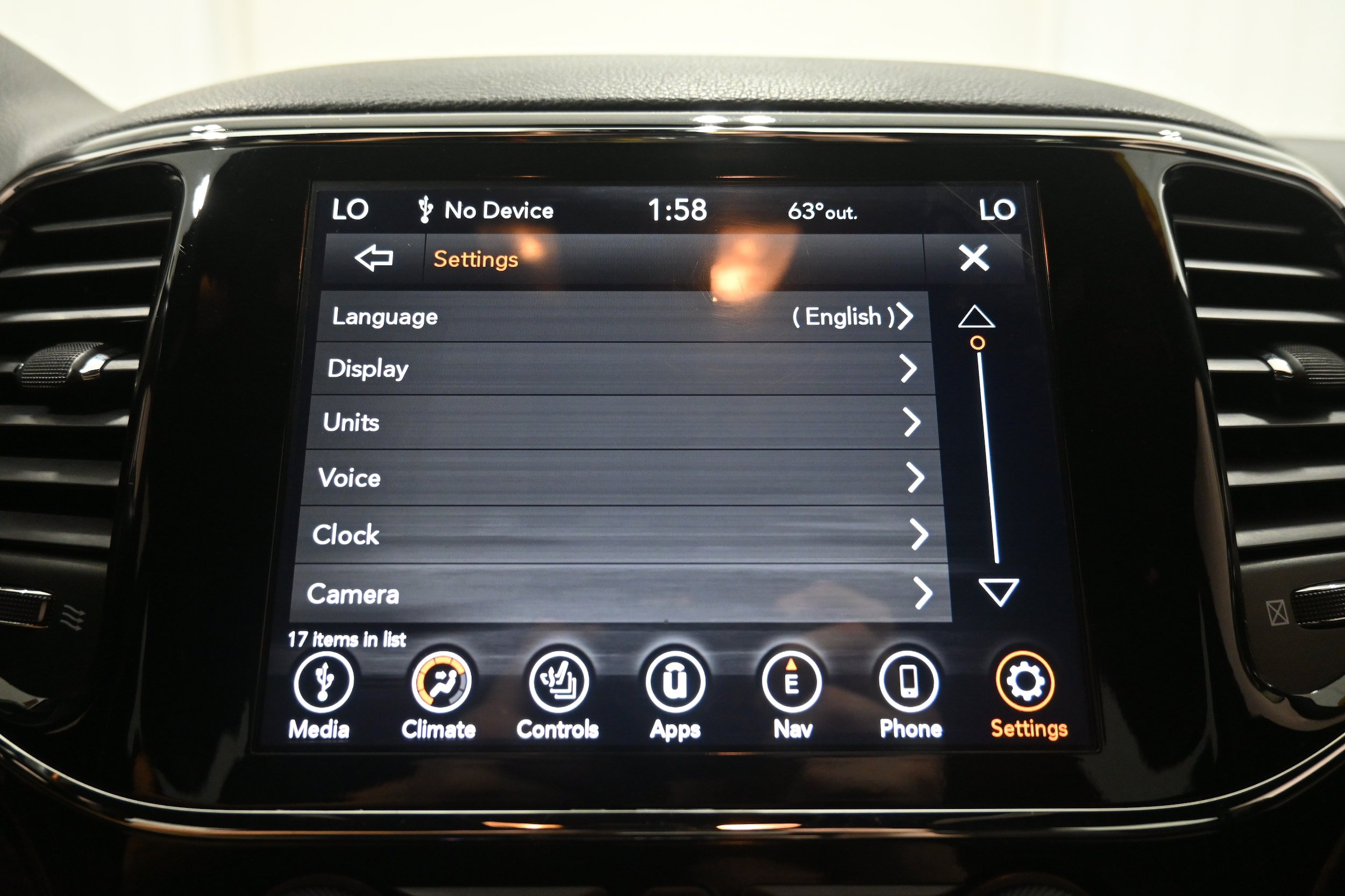 Used 2021 Jeep Grand Cherokee Limited AWD/4WD image 23