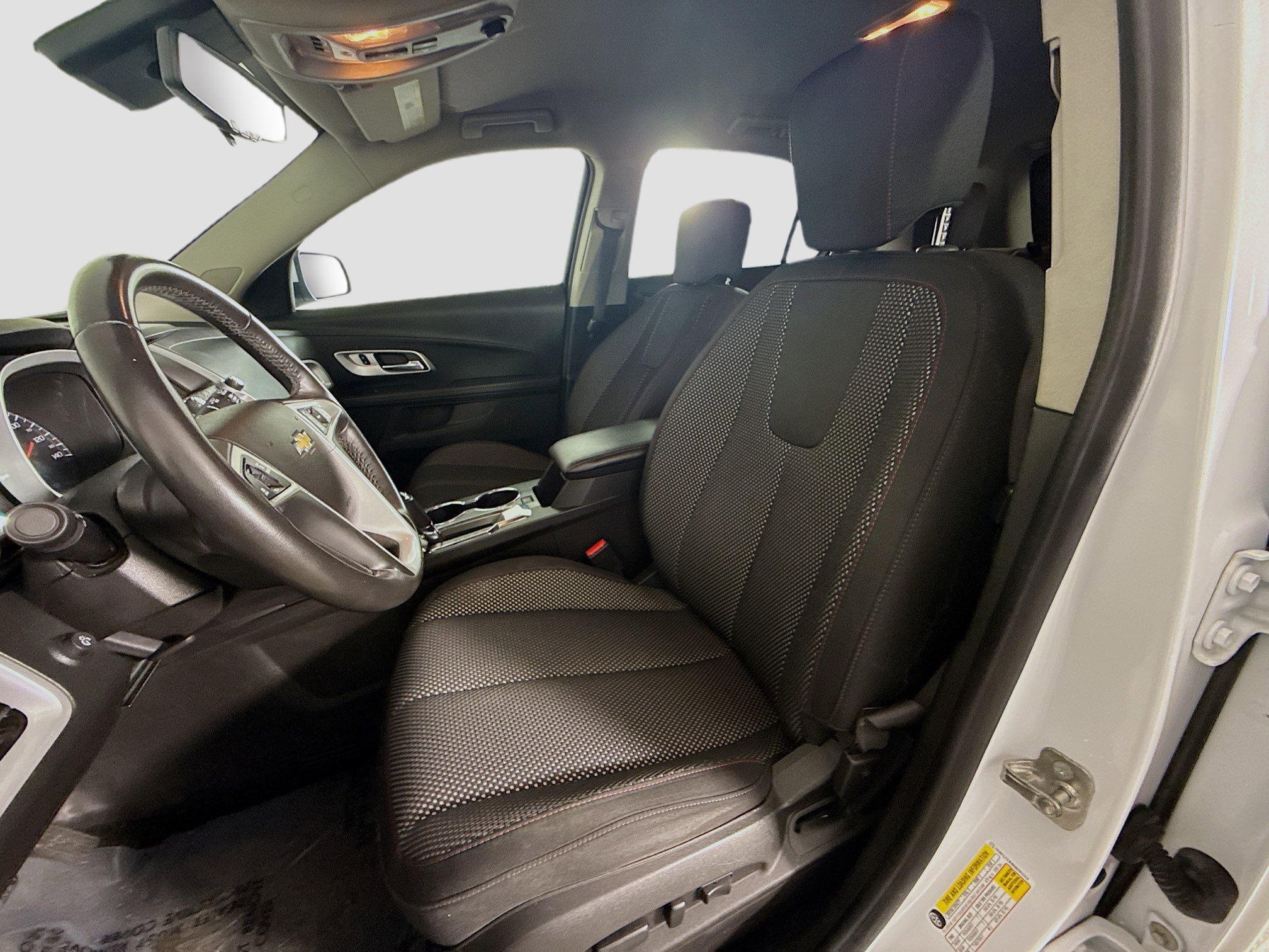 Used 2017 Chevrolet Equinox LT w/ Convenience Package image 21