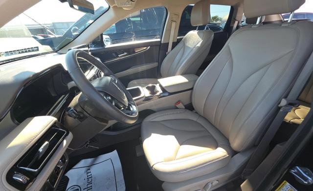 Used 2023 Lincoln Nautilus AWD image 7