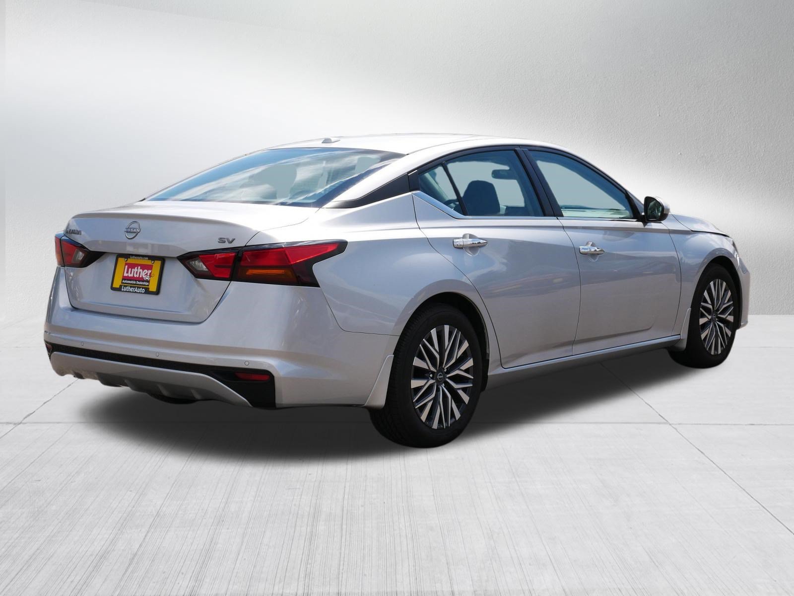 Used 2023 Nissan Altima 2.5 SV FWD image 7