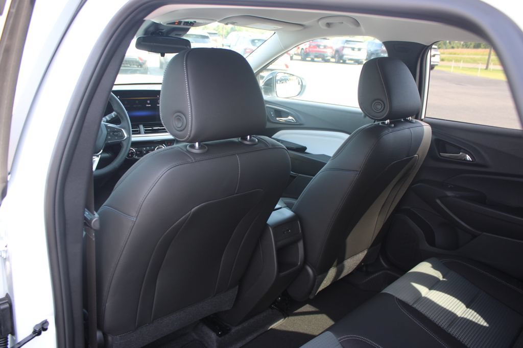 New 2026 Chevrolet Trax LT w/ Driver Confidence Package FWD image 26