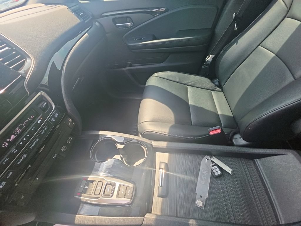 Used 2020 Honda Pilot Touring image 25