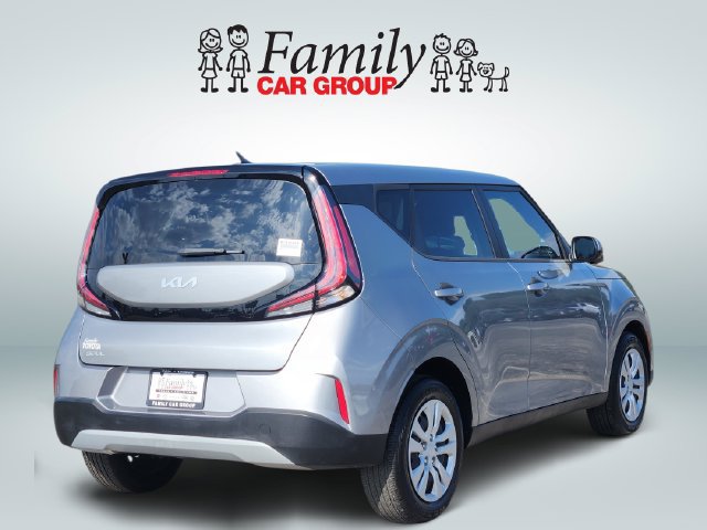 Used 2023 Kia Soul LX FWD image 4