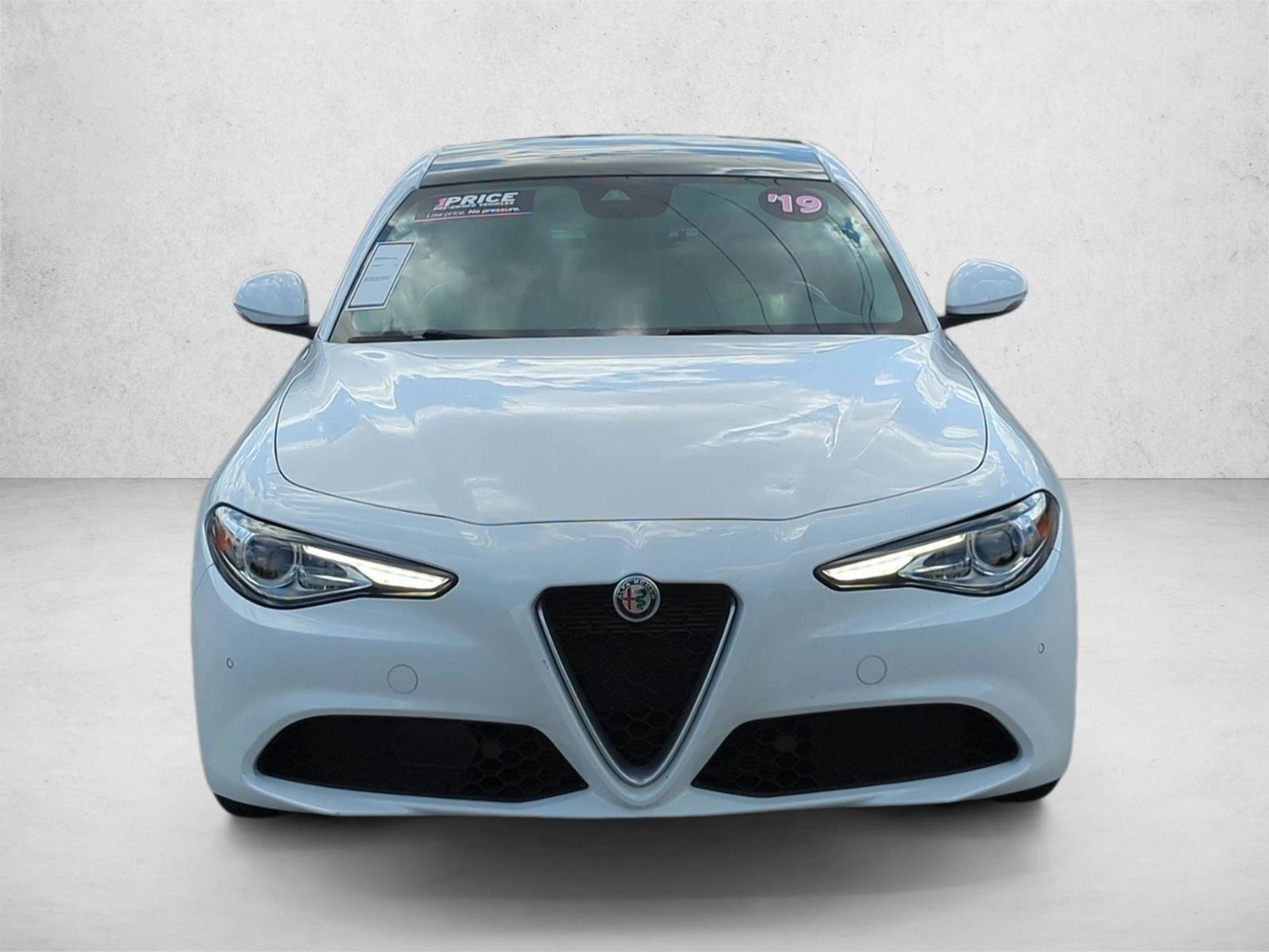 Used 2019 Alfa Romeo Giulia Ti w/ Quick Order Package 22Z Lusso RWD image 2